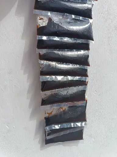 Salsa Negra Artesanal sobre 